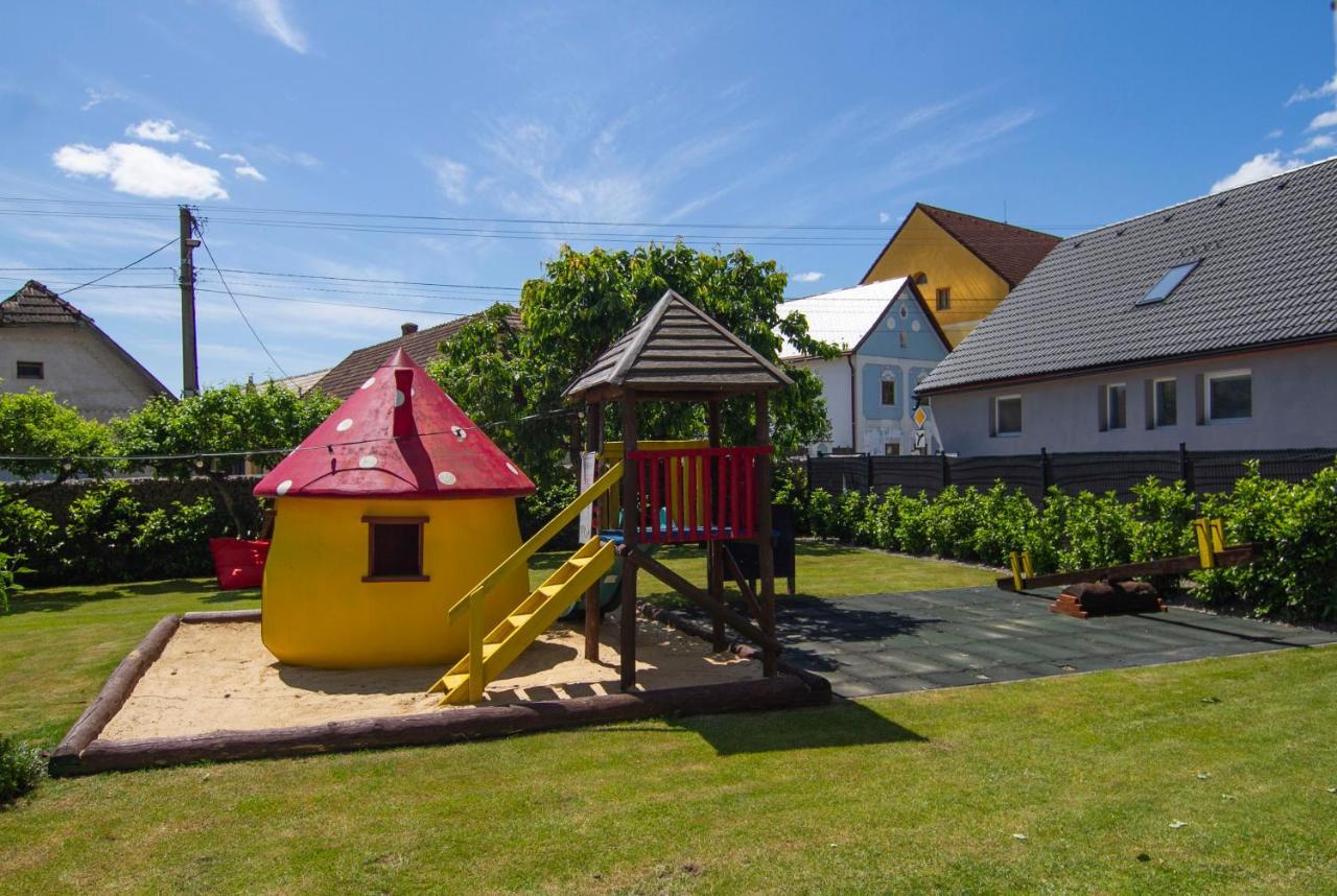 Apartmány Berries Valča Exterior foto