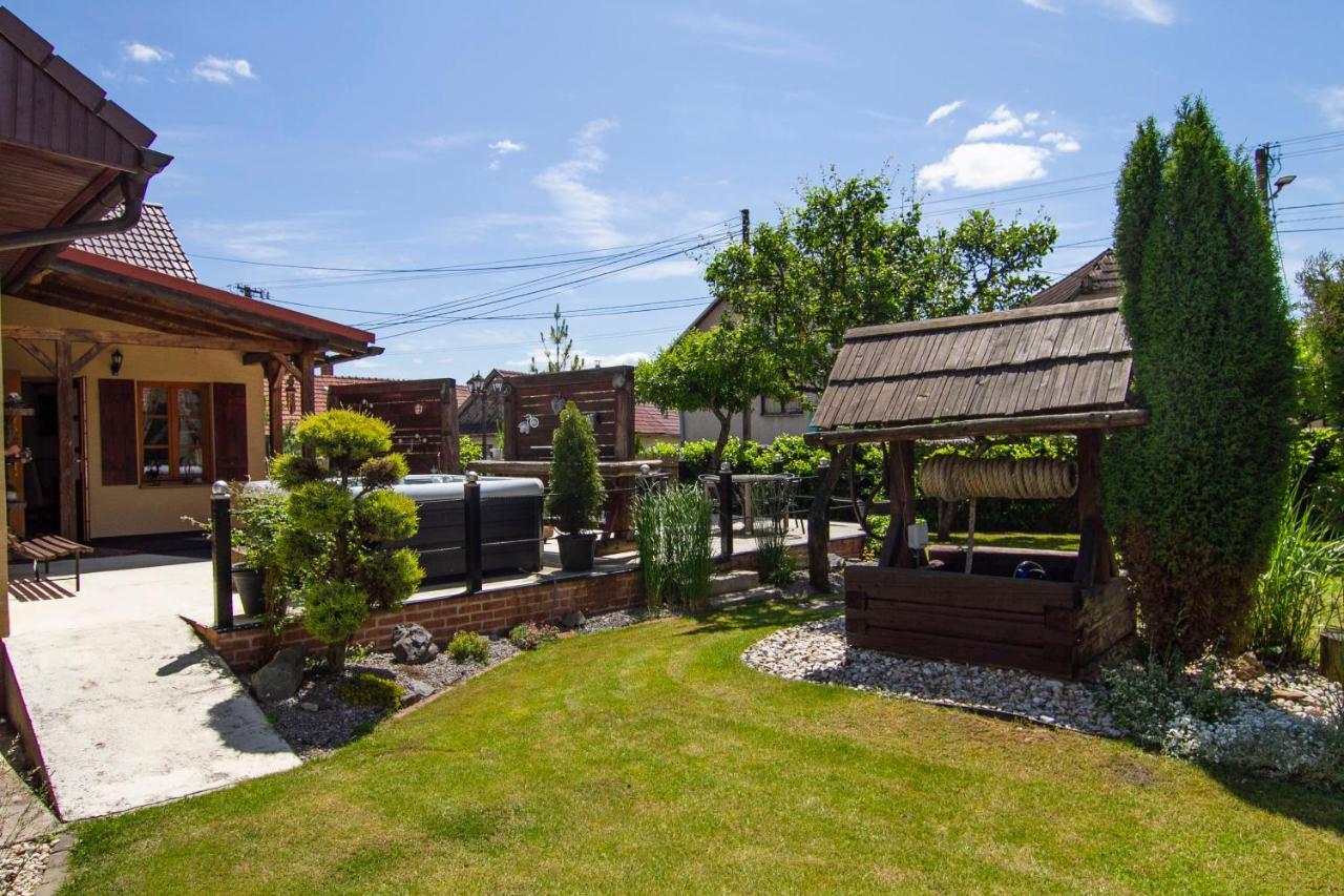 Apartmány Berries Valča Exterior foto