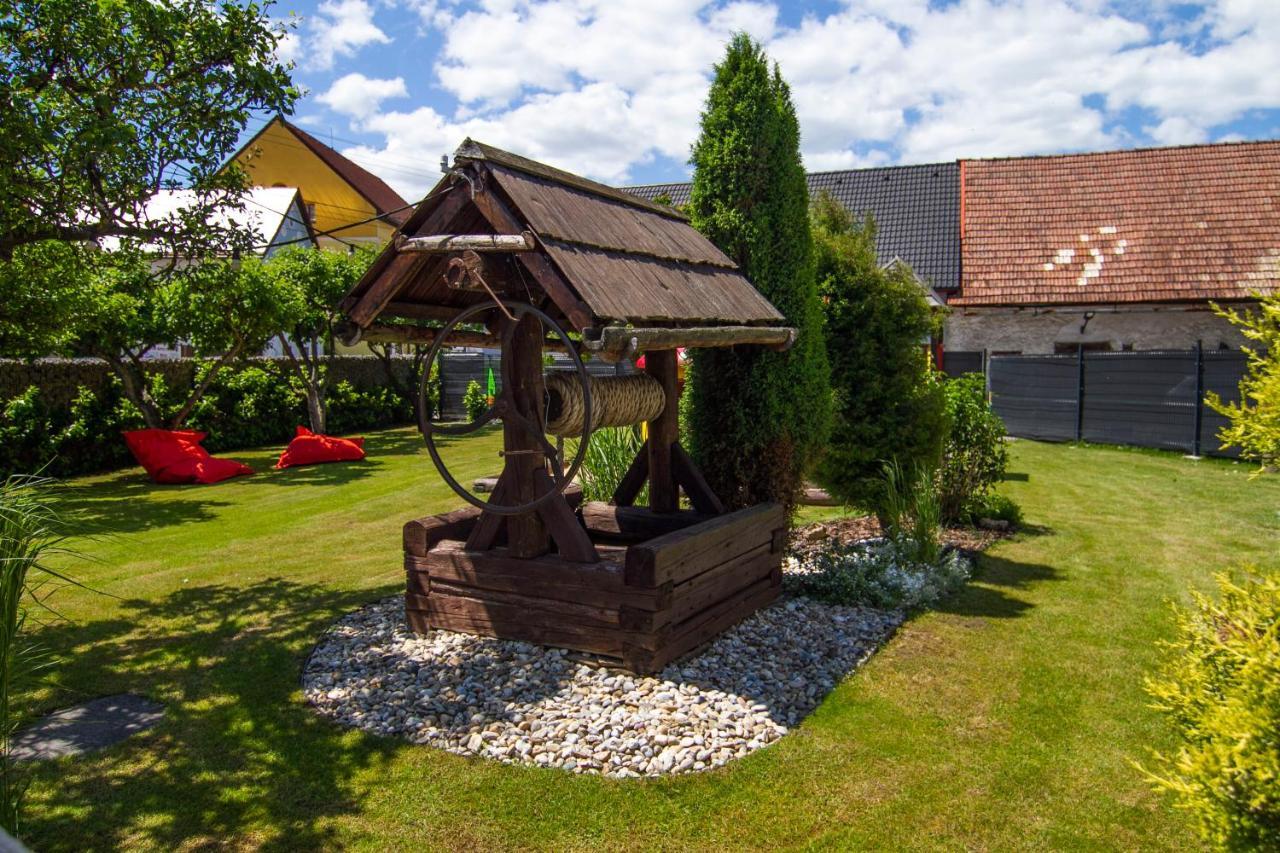 Apartmány Berries Valča Exterior foto